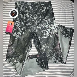 Yoga Democracy Capri Legging - Transformation Women’s Size Small NWT
